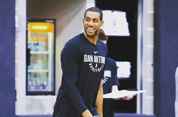 拉马库斯-阿尔德里奇更新Ins:我不会再抱